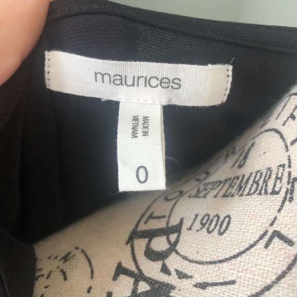 Maurice’s black flower blouse size XL - Picture 3 of 5